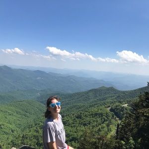 Meet your Posher, Sara